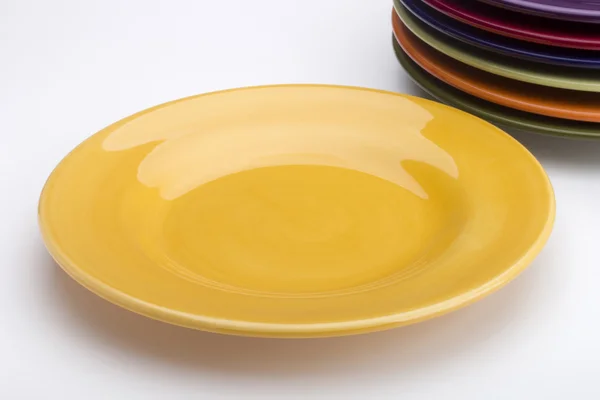 Plăci Ceramice Colorate Pentru Mâncărurile Principale — Fotografie, imagine de stoc