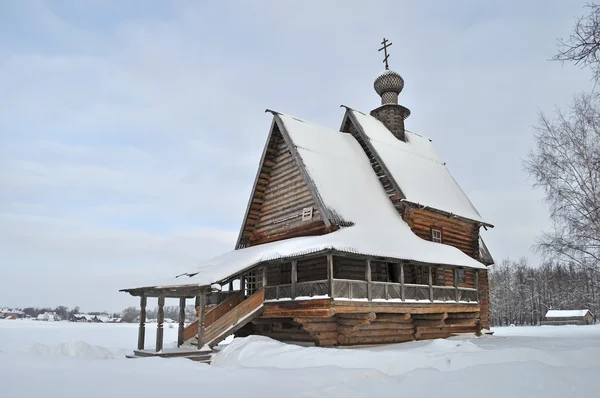 Antyczny drewniany kościół rosyjski w suzdal — Zdjęcie stockowe