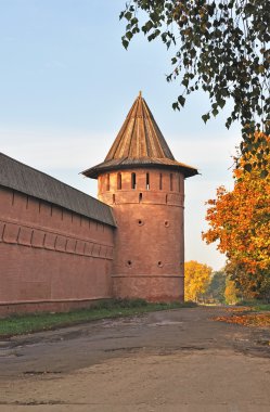 duvar ve içinde suzdal Ortaçağ spaso-evfimevsky manastır kule. Rusya'nın altın yüzük