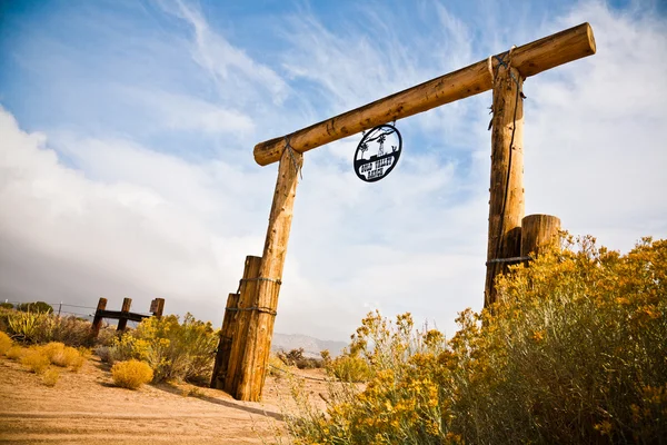 モハーベ砂漠 カリフォルニアで金谷牧場のゲート — ストック写真
