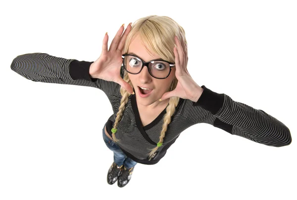 Hübsche junge Frau mit Brille sieht aus wie ein nerdiges Mädchen, Humor — Stockfoto