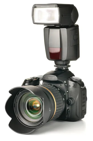 Câmera de foto com um flash externo anexado — Fotografia de Stock