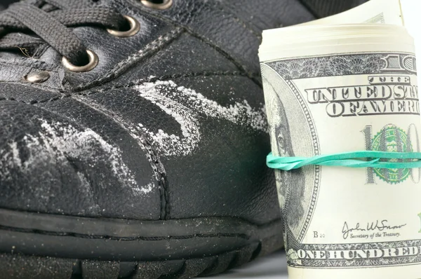 Closeup Winter Boots Damaged Reagents Money — Stock Photo, Image
