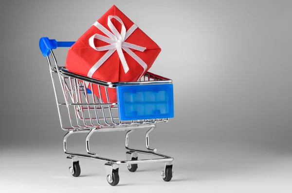 Closeup Shopping Cart Gift — Stock Photo, Image