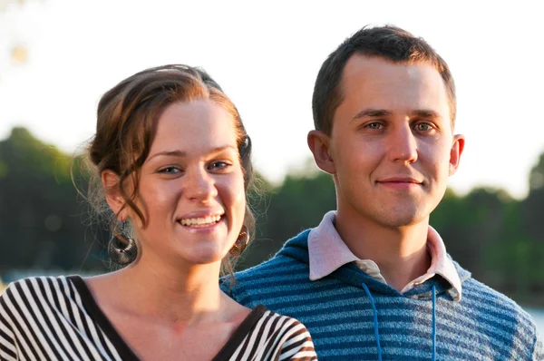 Mladý atraktivní pár — Stock fotografie