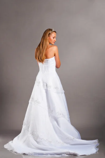 Novia en vestido de novia —  Fotos de Stock