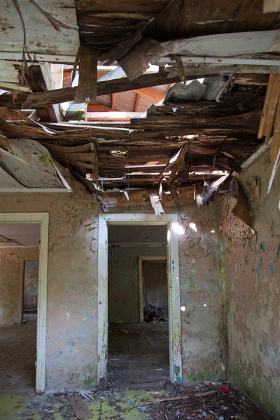 Destroyed building interior — Stock Photo, Image