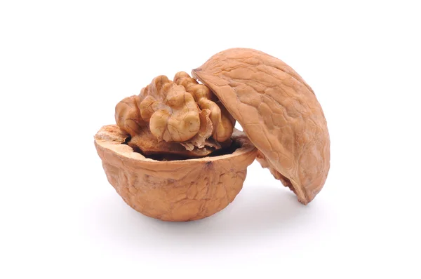 Otevřené Vlašské Ořechy Skořápce Izolovaných Bílém Pozadí — Stock fotografie
