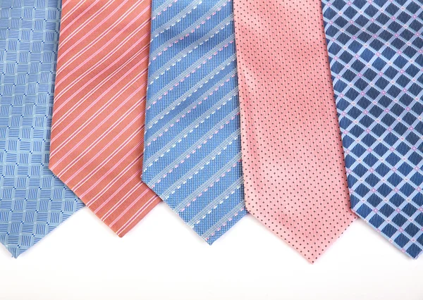 Beyaz zemin üzerine ipek kravat seçimi — Stok fotoğraf