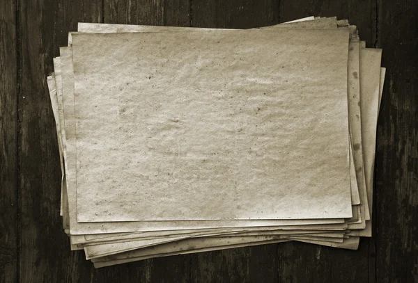 Стопка старых бумаг — стоковое фото