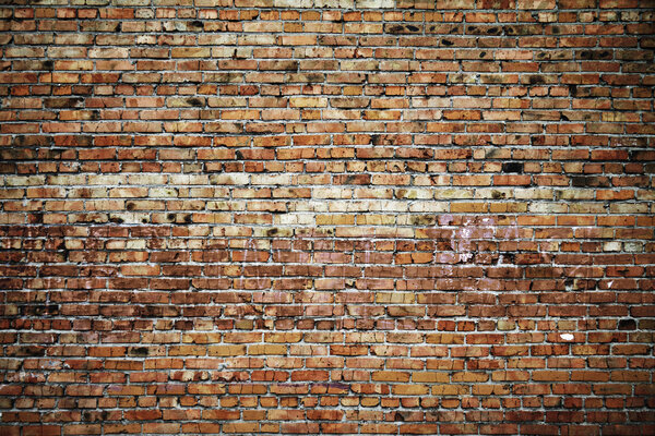 Кирпичная стена
