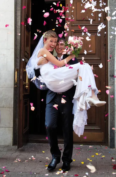 若い結婚式のカップル ロイヤリティフリーのストック画像