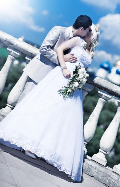 Ungt par bröllop — Stockfoto