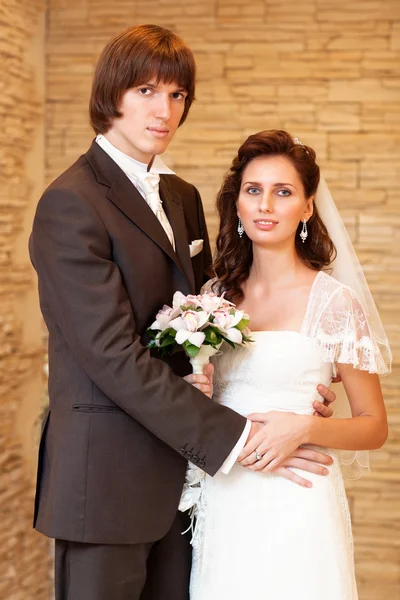 Genç evlilik çifti — Stok fotoğraf