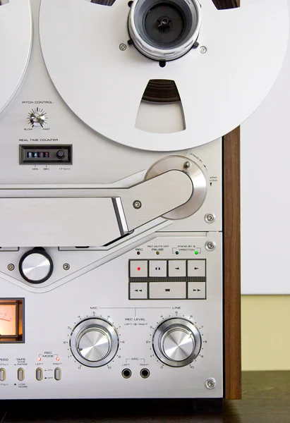 Vintage reel-to-reel tape recorder dek besturingselementen — Stockfoto