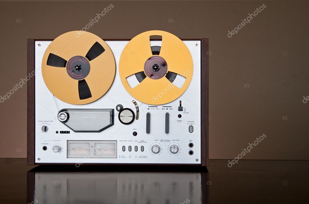 Vintage Reel Reel Tape Recorder Deck Professional Grade Reels Stock Photo  by ©vittore 4829208