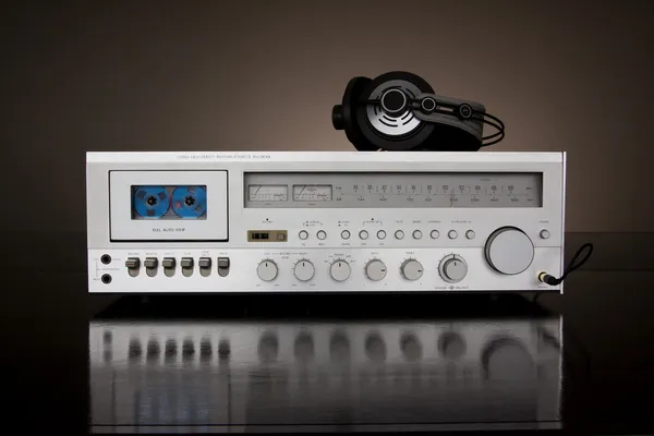 Vintage-Stereo-Kassettenempfänger — Stockfoto