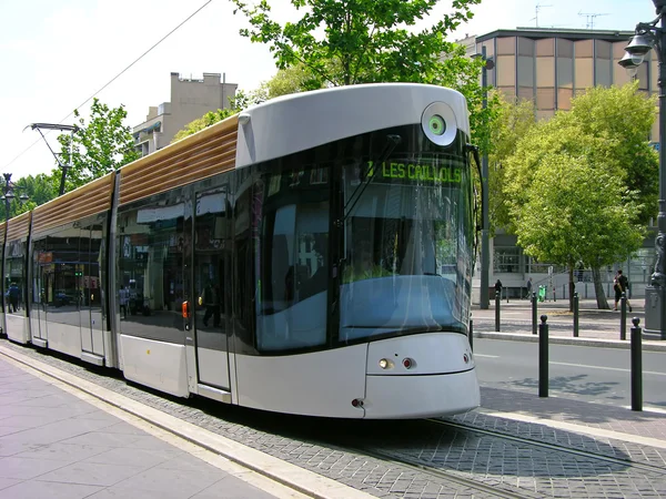 Трамвай на улице Марселя — стоковое фото