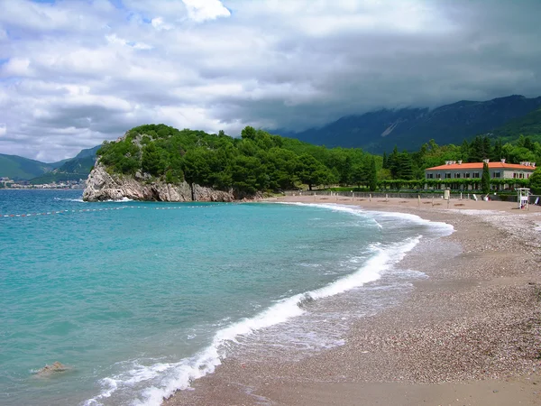Plaża w pobliżu budva w Czarnogórze — Zdjęcie stockowe