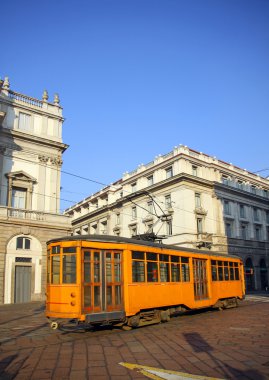 eski turuncu tramvay Milano, İtalya