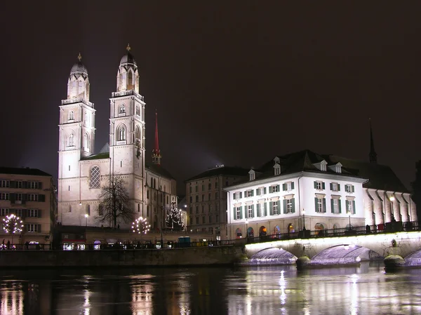 夜は、スイスのチューリッヒ — ストック写真