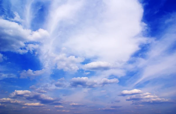 Wibrujący chmury — Zdjęcie stockowe