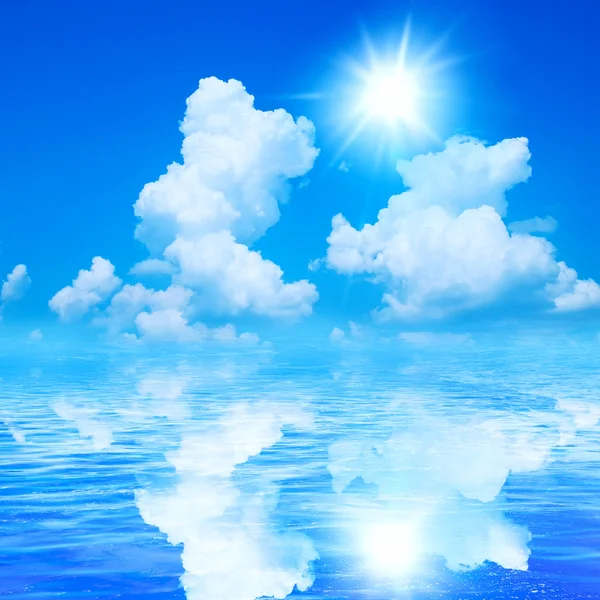 Beautiful sea and sunny sky background — Stock Photo, Image