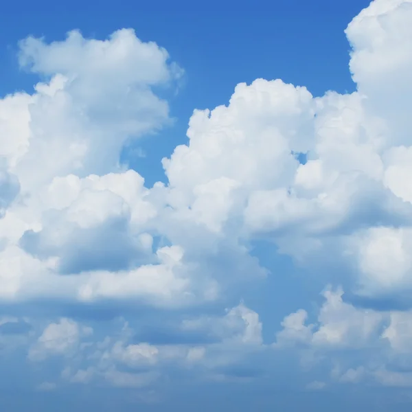 Nube cúmulo, nubes vellosas — Foto de Stock