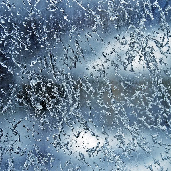 겨울 창에 서리가 내린 자연 배경 — 스톡 사진