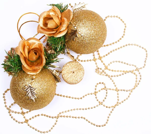 Tarjeta de Navidad con bolas de oro y vela —  Fotos de Stock