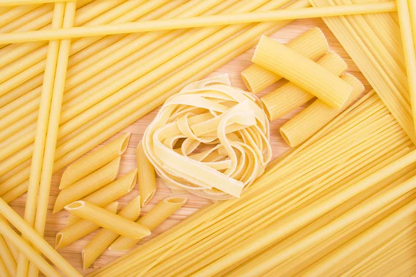 Diferentes Tipos Pasta Italiana Fondo Madera —  Fotos de Stock