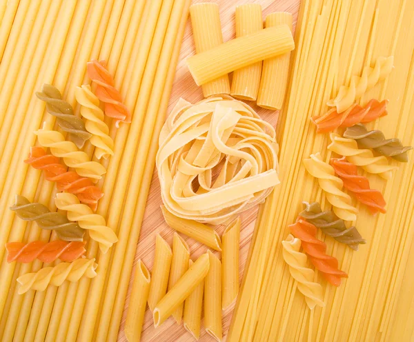 Diversi Tipi Pasta Italiana Sullo Sfondo Legno — Foto Stock