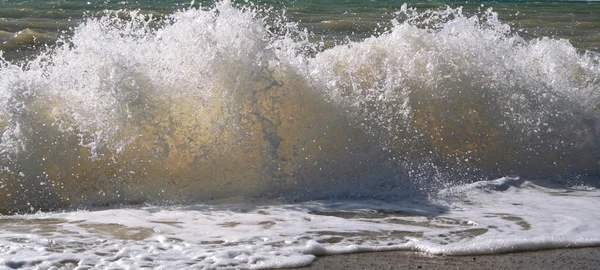 Krim. Welle auf schwarzem Meer — Stockfoto