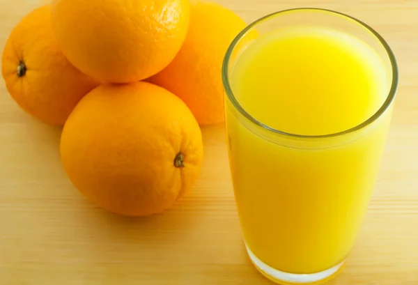 Färsk apelsinjuice. — Stockfoto