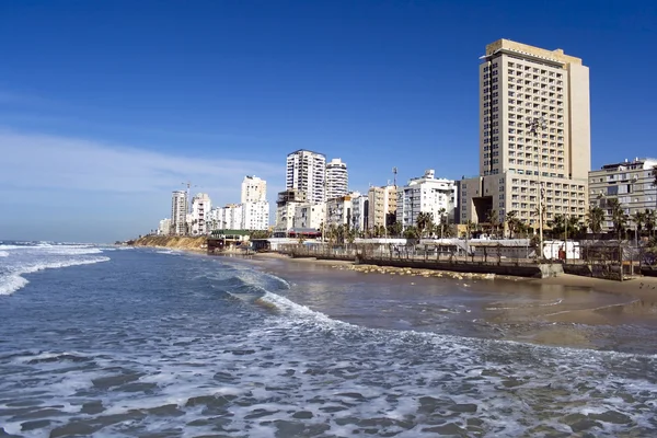 海洋海岸和新建成的现代化城市蝙蝠 以色列的全景 — 图库照片