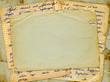 Grunge scrapbooking tarzı kağıt tasarım bölümüne yabancılaştırmıştır.