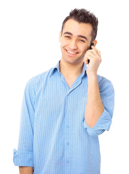 Jovem homem casual falando no telefone isolado no fundo branco — Fotografia de Stock