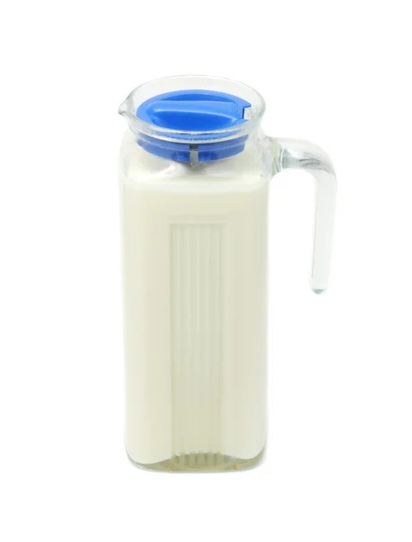 Молоко в скляну банку — стокове фото