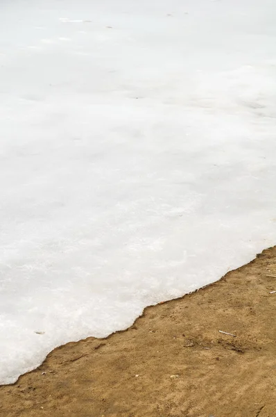 Litoral do rio congelado — Fotografia de Stock