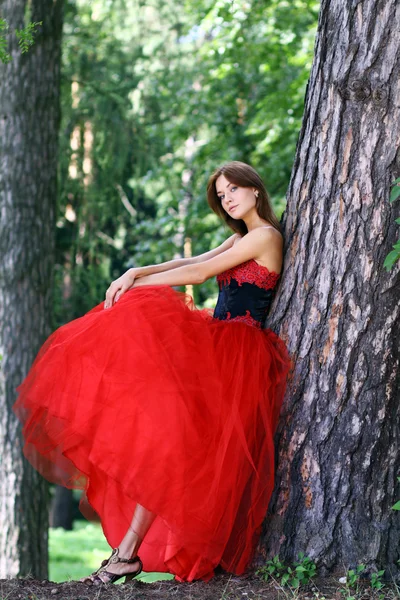 Senhora de vermelho — Fotografia de Stock