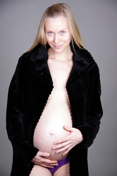 Mujer embarazada - Vientre embarazada — Foto de Stock