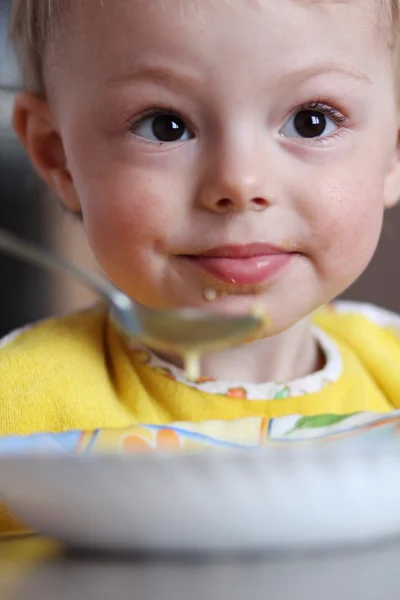 Baby з'їсти — стокове фото