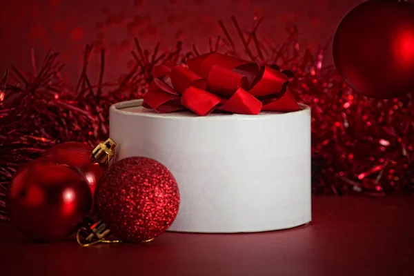 Weihnachtsschmuck in roten Farben — Stockfoto