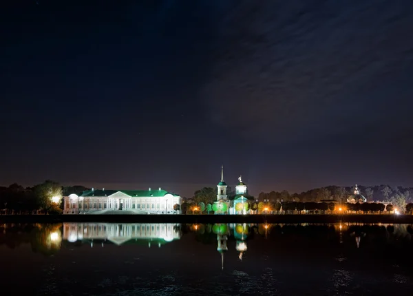 Kuskovo nieruchomości w nocy — Zdjęcie stockowe