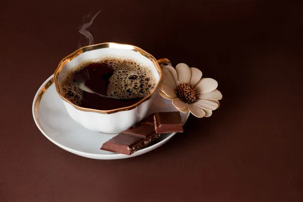 La taza de café con chocolate —  Fotos de Stock
