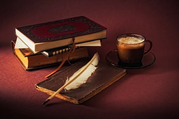 Bodegón con libros y taza de café —  Fotos de Stock