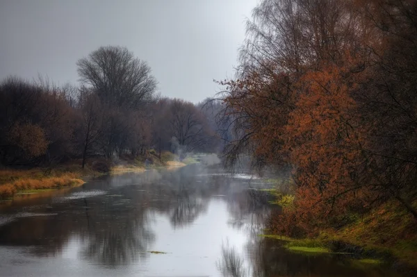 Paisaje rana con río de otoño —  Fotos de Stock