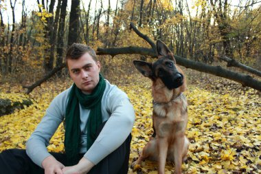 Sonbahar Park'ta yürüyordunuz yirmi - beş yaşında bir çocuk