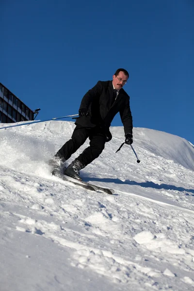 Homem Negócio Sute Esqui Que Vai Para Baixo — Fotografia de Stock