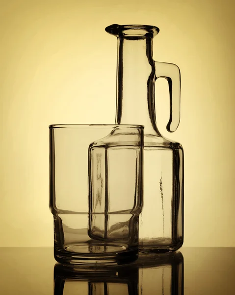 Leeres Glas Und Alte Stilflasche Stillleben Sepia — Stockfoto